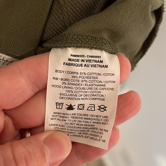 Nike Standard Issue Hoodie - Picture 7 of 8